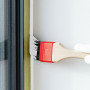 Fassadenstreicher mit innovativen, synthetischen Filamenten für alle Wand- und Fassadenfarben sowie lösemittelhaltige und wasserbasierende Lasuren.